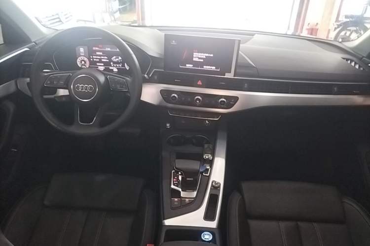 Used Audi A4L 2024 40 TFSI Fashion Dynamic Model Center Console