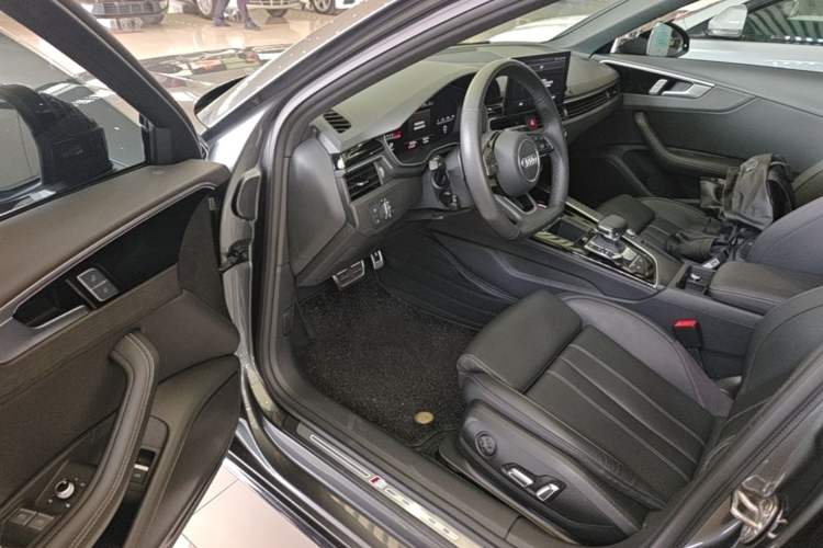 Used Audi A4L 2024 40 TFSI Luxury Dynamic Edition Driver Seat