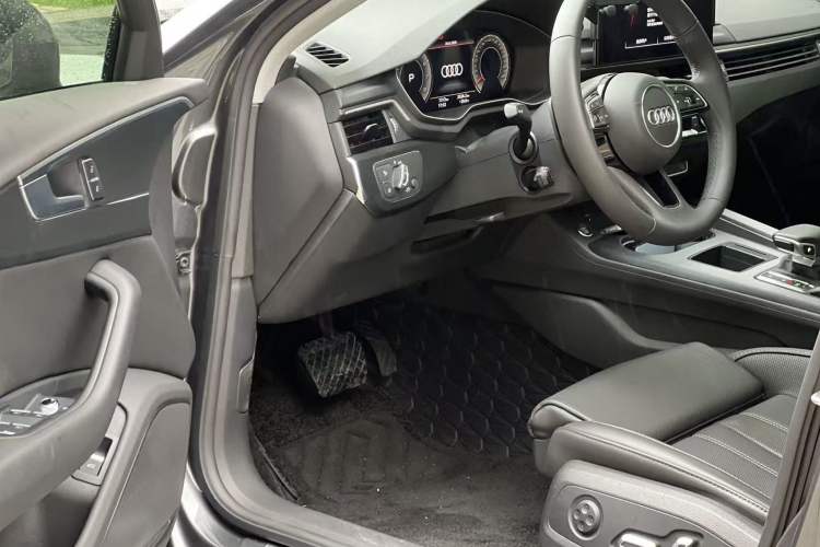Used Audi A4L 2024 40 TFSI Fashion Dynamic Model Driver Seat