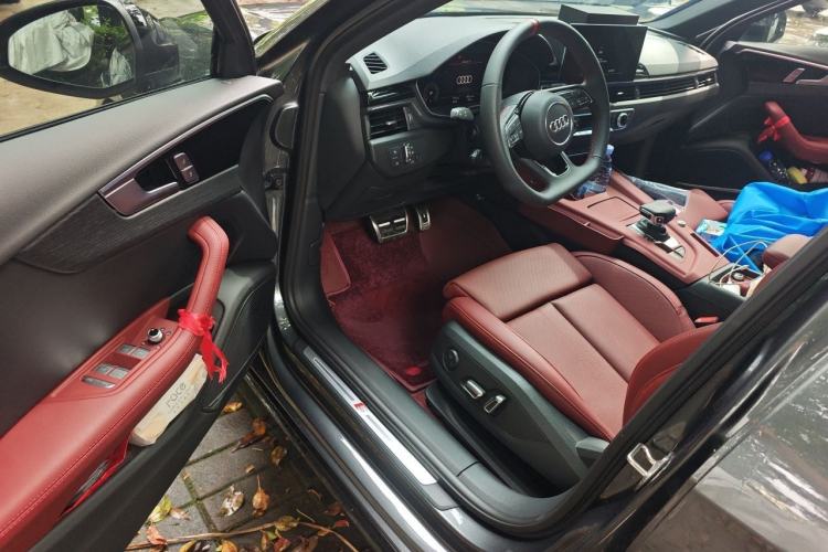 Used Audi A4L 2024 40 TFSI Luxury Dynamic Edition (Starry Night Version) Driver Seat