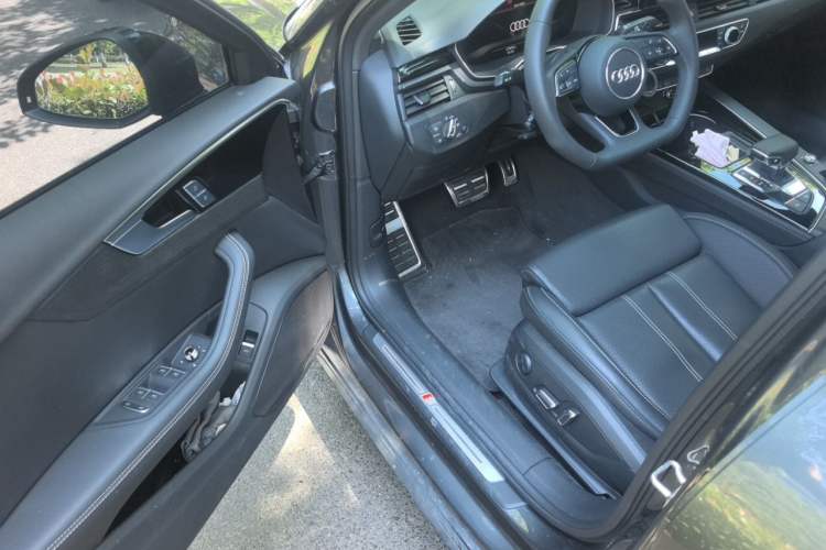 Used Audi A4L 2024 40 TFSI Luxury Dynamic Edition Driver Seat