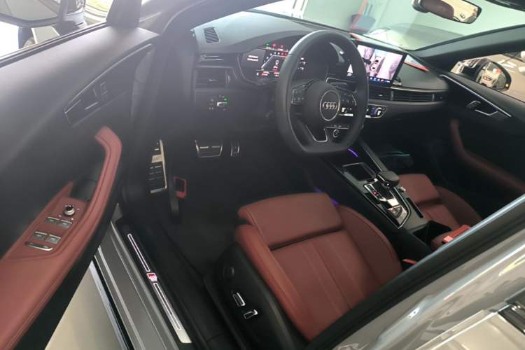 Used Audi A4L 2024 40 TFSI Luxury Dynamic Edition Driver Seat