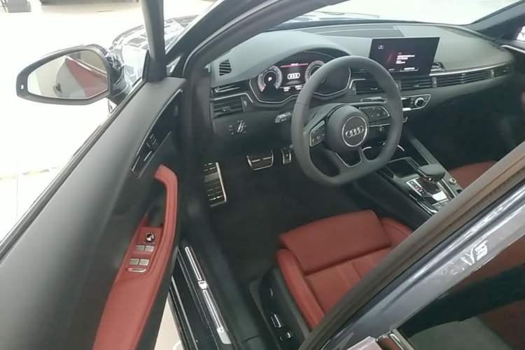 Used Audi A4L 2024 40 TFSI Luxury Dynamic Edition Driver Seat