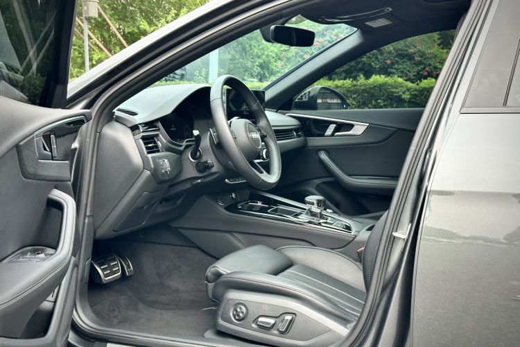 Used Audi A4L 2024 40 TFSI Luxury Dynamic Edition Driver Seat