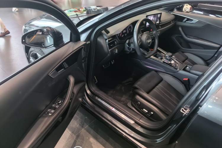 Used Audi A4L 2024 40 TFSI Luxury Dynamic Edition Driver Seat