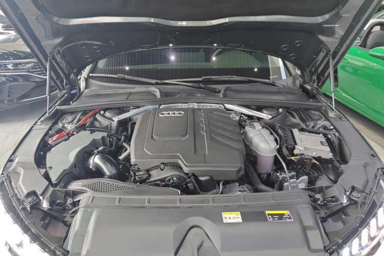 Used Audi A4L 2024 40 TFSI Fashion Dynamic Model Engine Bay