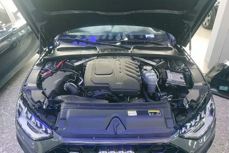 Used Audi A4L 2024 40 TFSI Luxury Dynamic Edition Engine Bay