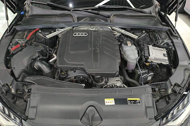 Used Audi A4L 2024 40 TFSI Luxury Dynamic Edition Engine Bay