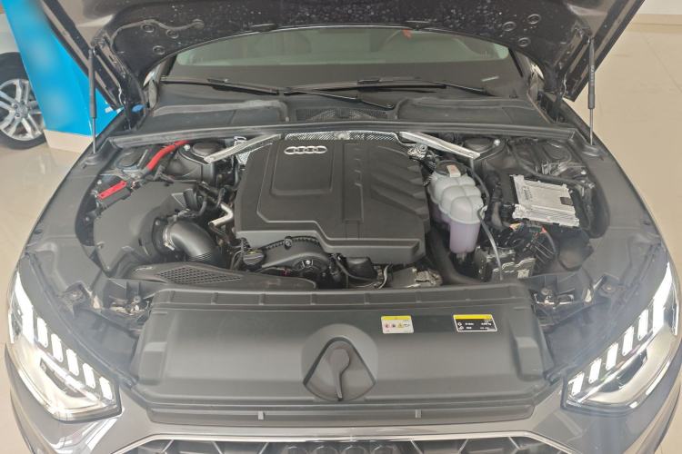 Used Audi A4L 2024 40 TFSI Fashion Dynamic Model Engine Bay