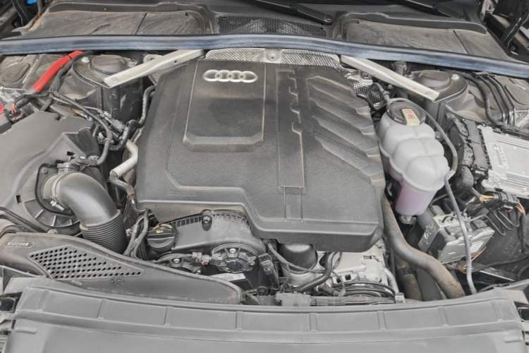 Used Audi A4L 2024 40 TFSI Fashion Dynamic Model Engine Bay