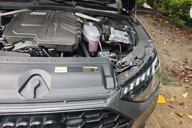 Used Audi A4L 2024 40 TFSI Luxury Dynamic Edition (Starry Night Version) Engine Bay Left