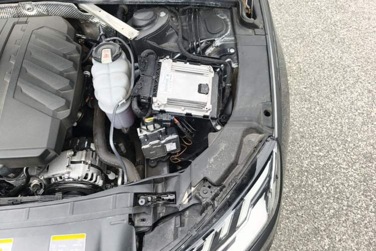 Used Audi A4L 2024 40 TFSI Luxury Dynamic Edition Engine Bay Left