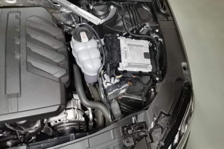 Used Audi A4L 2024 40 TFSI Fashion Dynamic Model Engine Bay Left