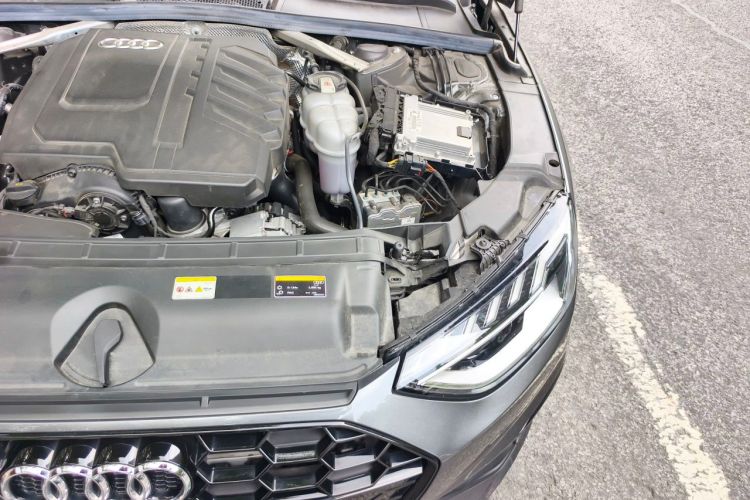 Used Audi A4L 2024 40 TFSI Luxury Dynamic Edition Engine Bay Left