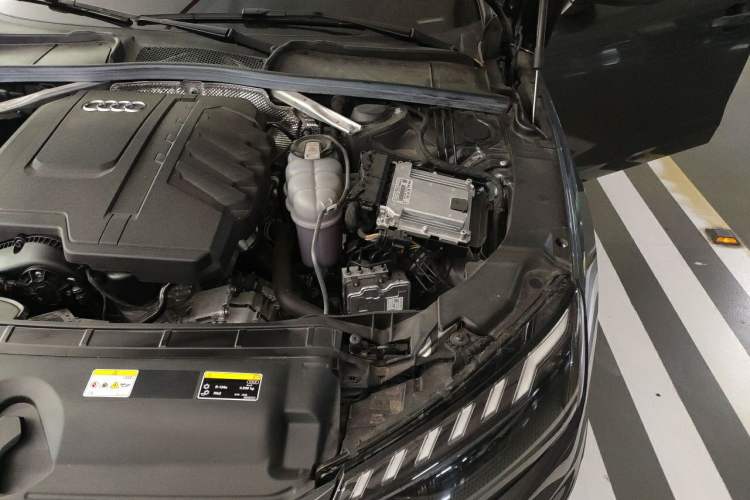 Used Audi A4L 2024 40 TFSI Luxury Dynamic Edition (Starry Night Version) Engine Bay Left