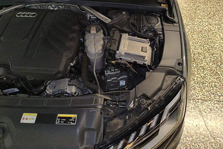 Used Audi A4L 2024 40 TFSI Luxury Dynamic Edition Engine Bay Left