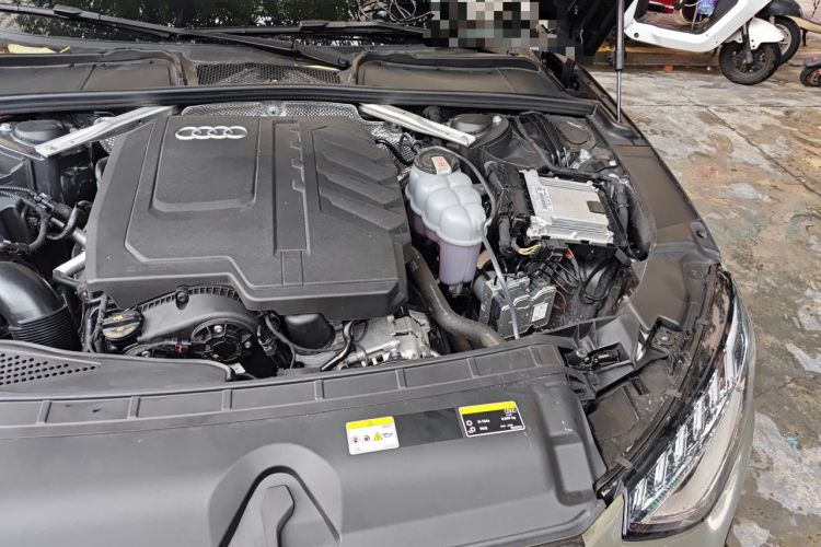 Used Audi A4L 2024 40 TFSI Luxury Dynamic Edition Engine Bay Left