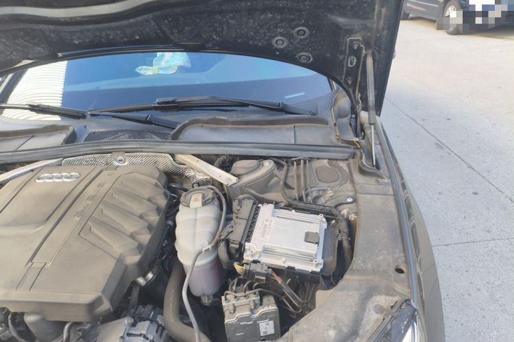 Used Audi A4L 2024 40 TFSI Luxury Dynamic Edition Engine Bay Left