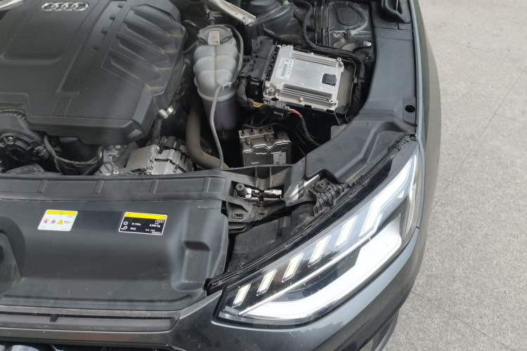 Used Audi A4L 2024 40 TFSI Luxury Dynamic Edition Engine Bay Left