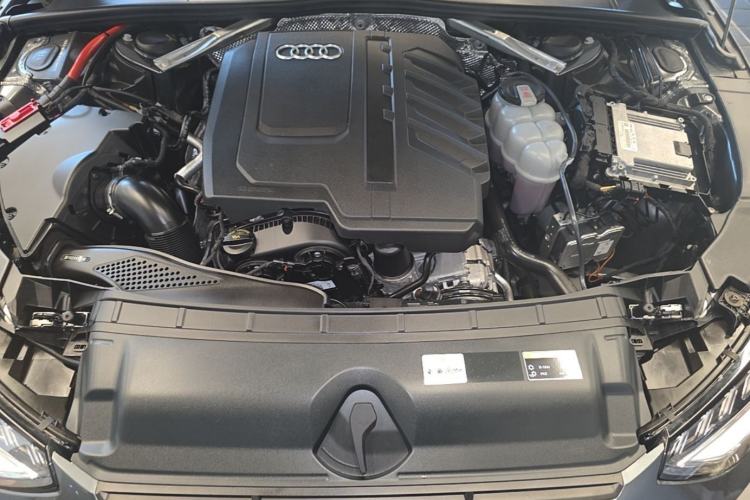 Used Audi A4L 2024 40 TFSI Fashion Dynamic Model Engine Bay