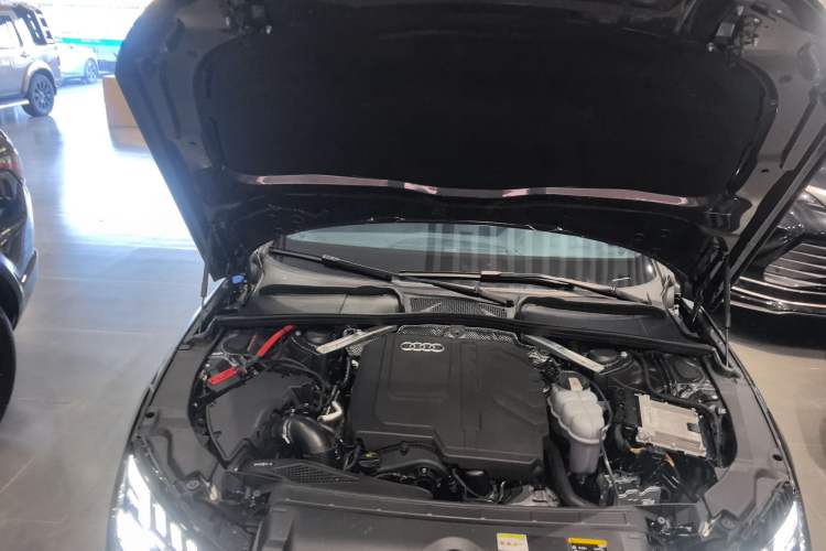 Used Audi A4L 2024 40 TFSI Luxury Dynamic Edition Engine Bay