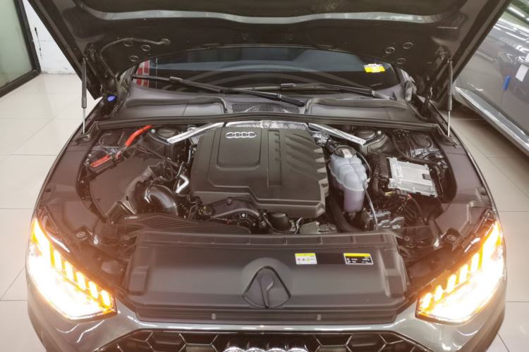 Used Audi A4L 2024 40 TFSI Luxury Dynamic Edition Engine Bay