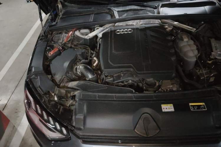 Used Audi A4L 2024 40 TFSI Luxury Dynamic Edition Engine Bay Right