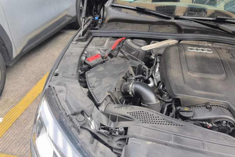 Used Audi A4L 2024 40 TFSI Luxury Dynamic Edition Engine Bay Right