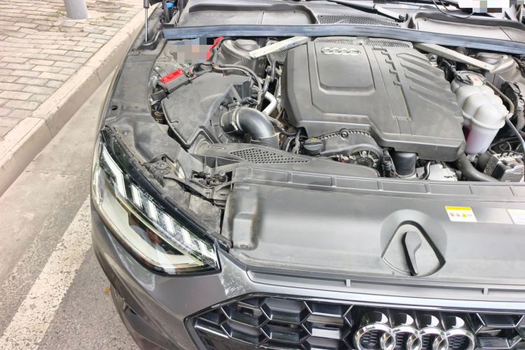 Used Audi A4L 2024 40 TFSI Luxury Dynamic Edition Engine Bay Right
