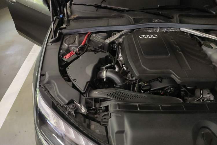 Used Audi A4L 2024 40 TFSI Luxury Dynamic Edition (Starry Night Version) Engine Bay Right