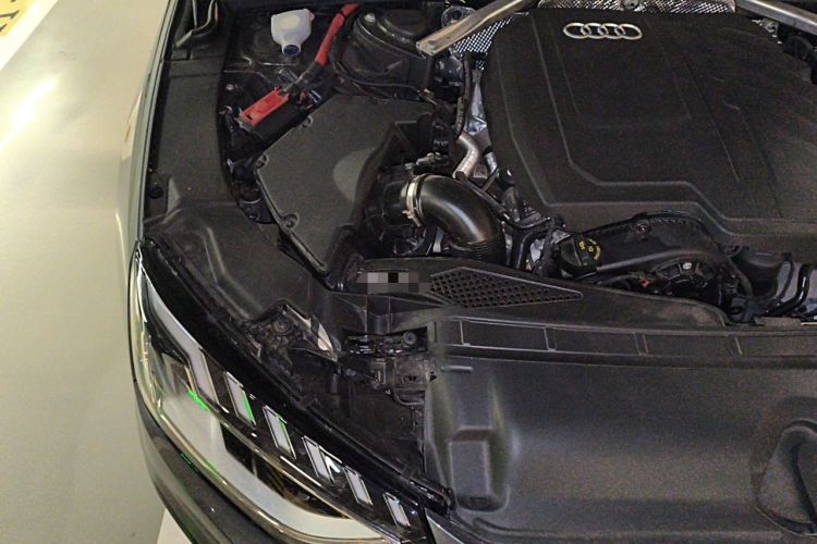 Used Audi A4L 2024 40 TFSI Luxury Dynamic Edition Engine Bay Right