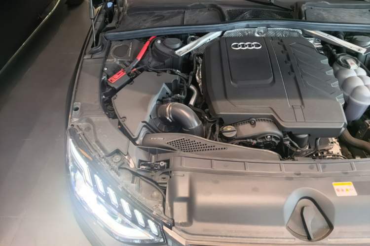 Used Audi A4L 2024 40 TFSI Luxury Dynamic Edition Engine Bay Right