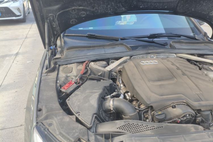 Used Audi A4L 2024 40 TFSI Luxury Dynamic Edition Engine Bay Right