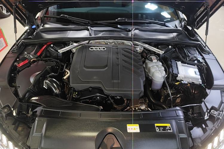 Used Audi A4L 2024 40 TFSI Luxury Dynamic Edition (Starry Night Version) Engine Bay