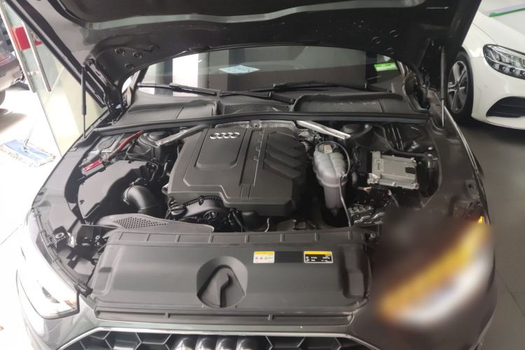 Used Audi A4L 2024 40 TFSI Fashion Dynamic Model Engine Bay