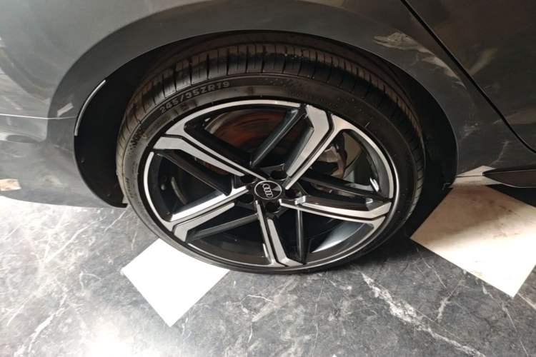 Used Audi A4L 2024 40 TFSI Luxury Dynamic Edition Exterior 2