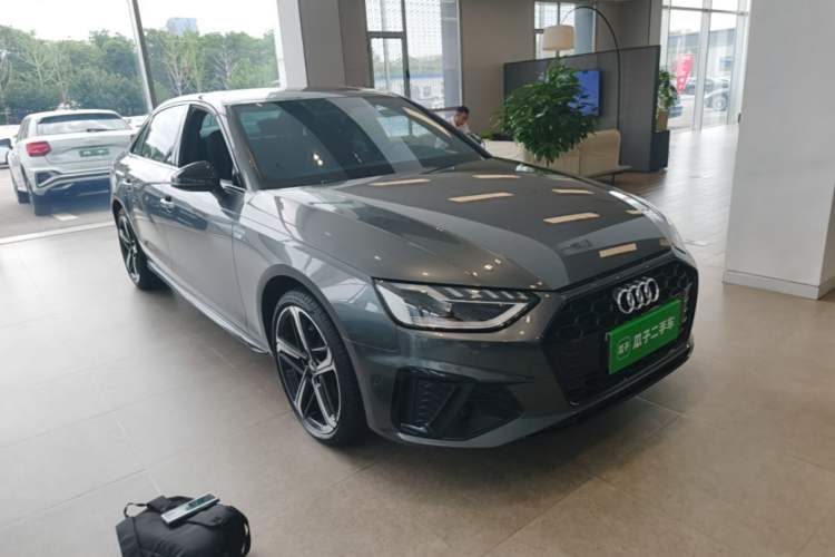 Used Audi A4L 2024 40 TFSI Luxury Dynamic Edition Front Right 45 Deg