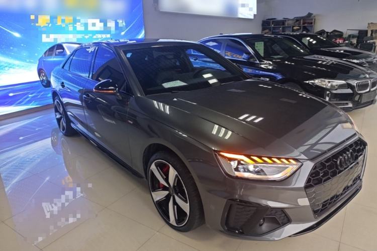 Used Audi A4L 2024 40 TFSI Luxury Dynamic Edition Front Right 45 Deg