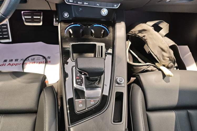 Used Audi A4L 2024 40 TFSI Luxury Dynamic Edition Gear Lever