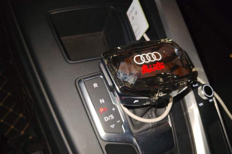 Used Audi A4L 2024 40 TFSI Fashion Dynamic Model Gear Lever