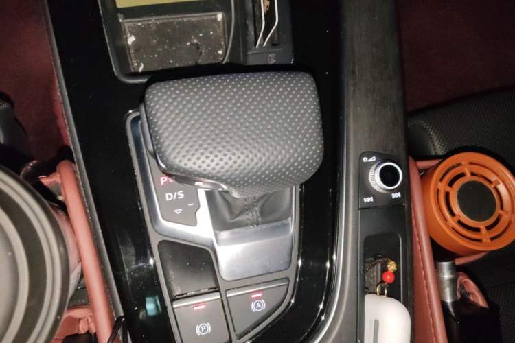 Used Audi A4L 2024 40 TFSI Luxury Dynamic Edition Gear Lever