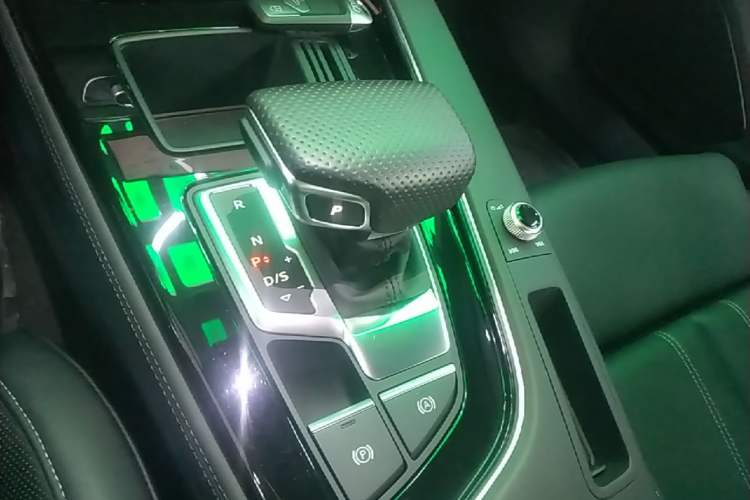 Used Audi A4L 2024 40 TFSI Luxury Dynamic Edition Gear Lever