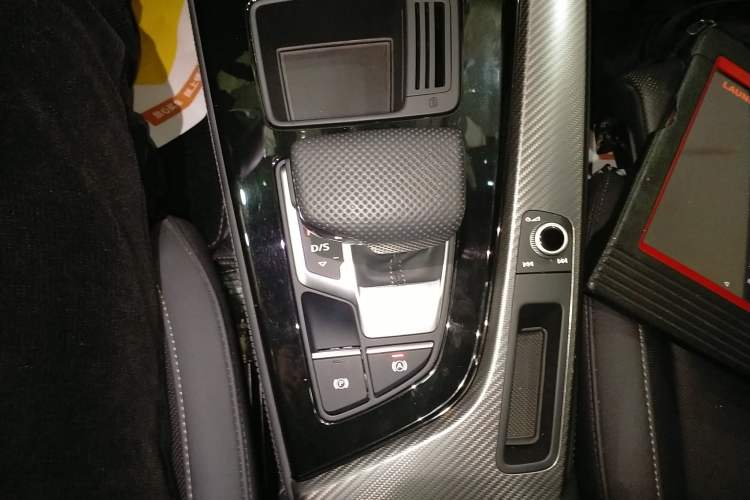 Used Audi A4L 2024 40 TFSI quattro RS Performance Package Gear Lever
