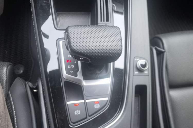 Used Audi A4L 2024 40 TFSI Luxury Dynamic Edition Gear Lever