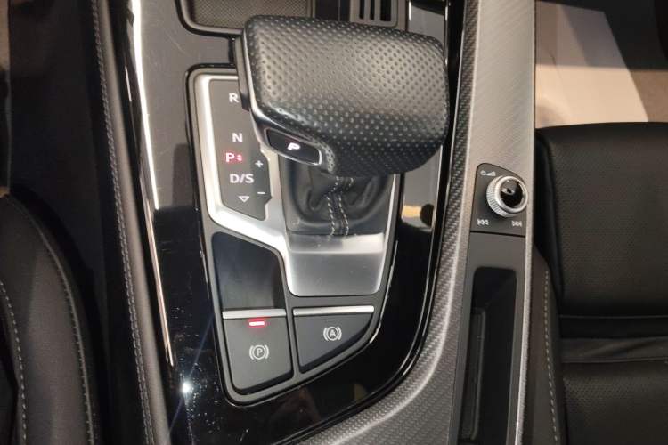 Used Audi A4L 2024 40 TFSI quattro RS Performance Package Gear Lever