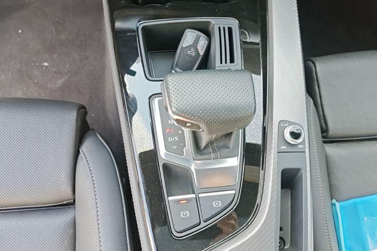 Used Audi A4L 2024 40 TFSI quattro RS Performance Package Gear Lever