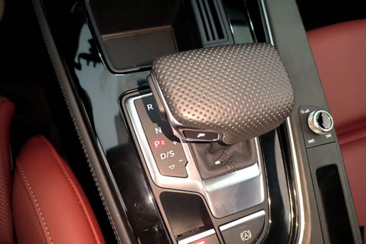 Used Audi A4L 2024 40 TFSI Luxury Dynamic Edition Gear Lever
