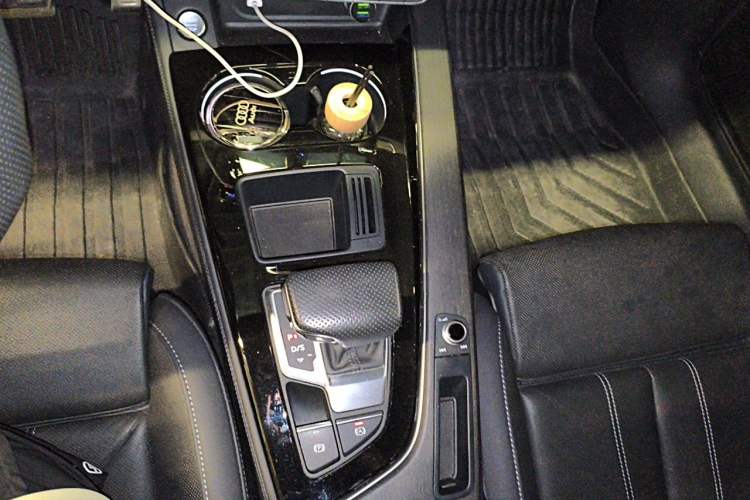 Used Audi A4L 2024 40 TFSI Luxury Dynamic Edition Gear Lever
