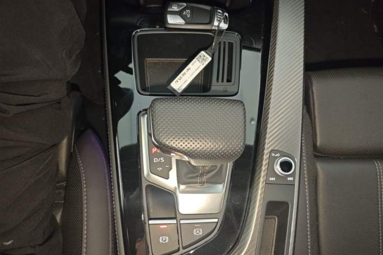 Used Audi A4L 2024 40 TFSI quattro RS Performance Package Gear Lever
