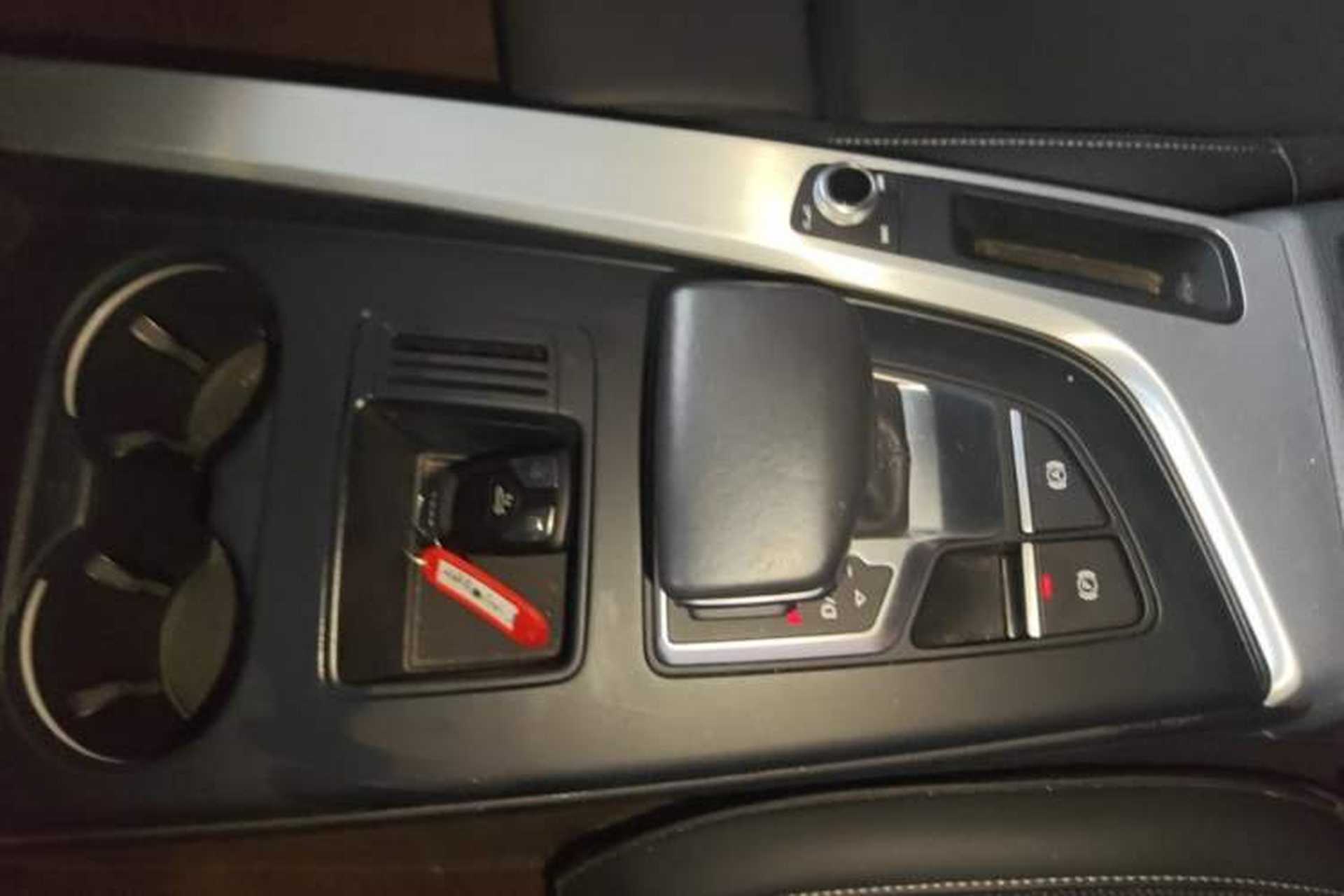 Used Audi A4L 2024 40 TFSI Fashion Dynamic Model Gear Lever